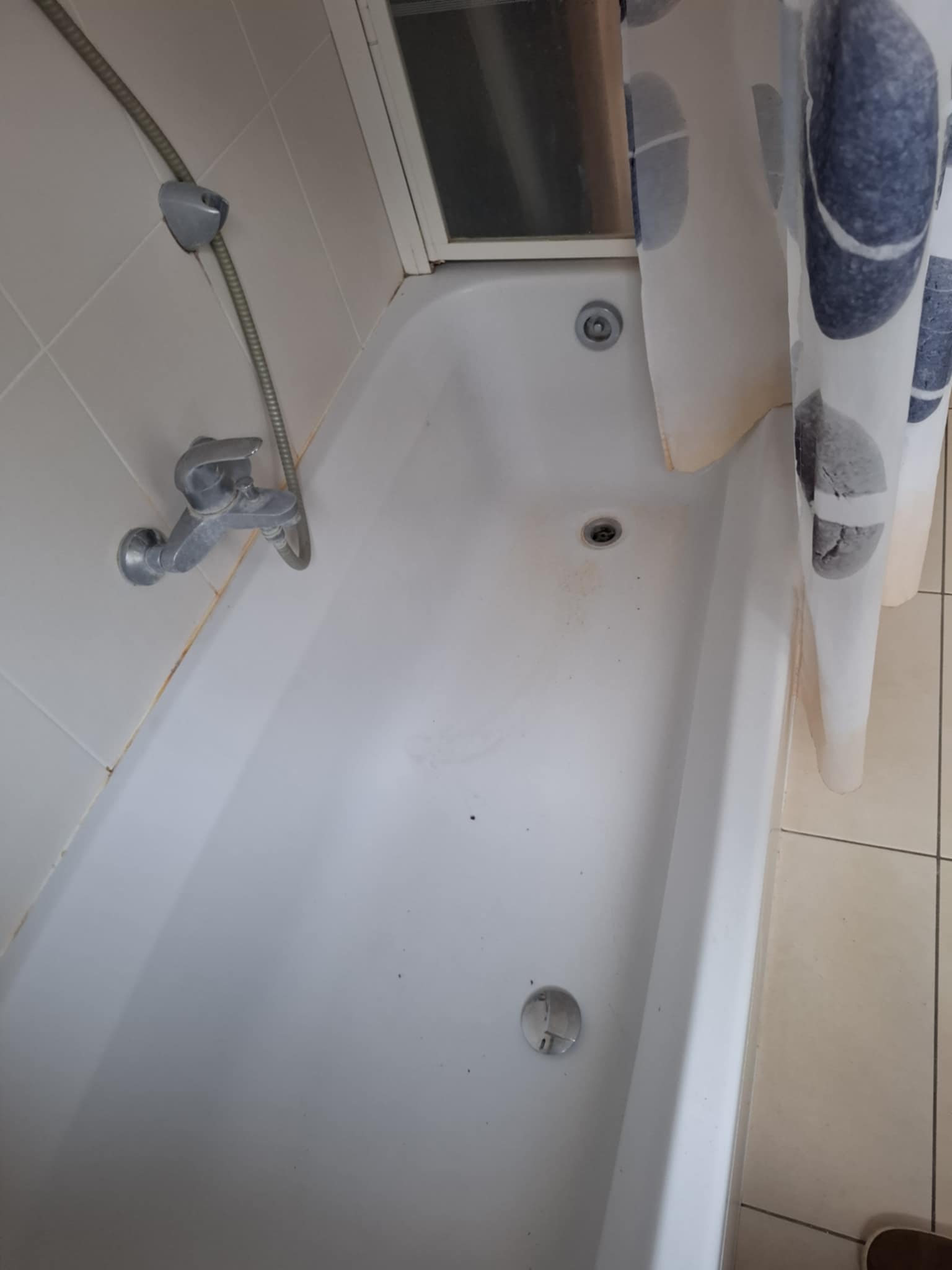 Nettoyage de baignoire a Ath par MakClean